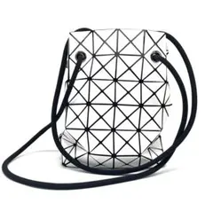 未使用級 イッセイミヤケ baobao バオバオ 巾着 ショルダーバッグ ISSEY MIYAKE イッセイミヤケ バオバオ ショルダーバッグ 巾着型