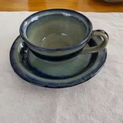 青と緑の陶器カップとソーサーセット