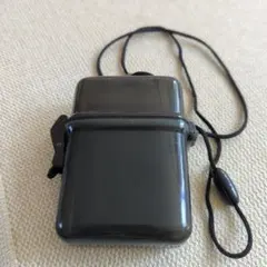 防水ケース 黒 コンパクト ストラップ付き