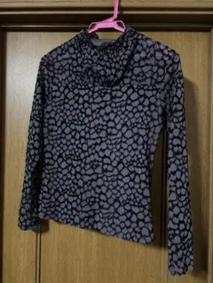 STS トップス　レオパード柄 長袖ハイネックトップス　透け感