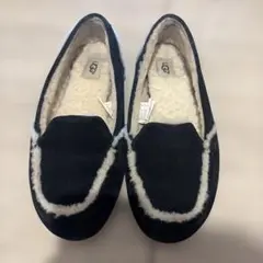 UGG モカシン ネイビー - メルカリ