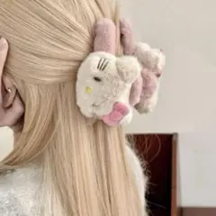 【全2色】ハローキティ⭐︎もこもこ髪留めヘアクリップ