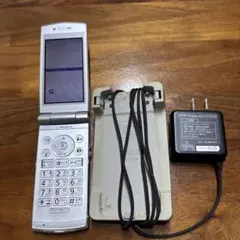 ガラケーNTT docomo FOMA AC2779 シルバー 本体 充電器付き