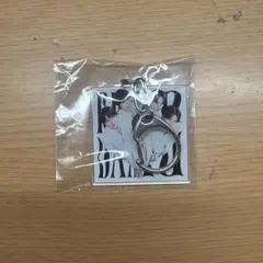 M!LK アクリルキーホルダー