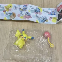 韓国ポケモン30周年ガチャガチャピカチュウ マカロンフィギュア