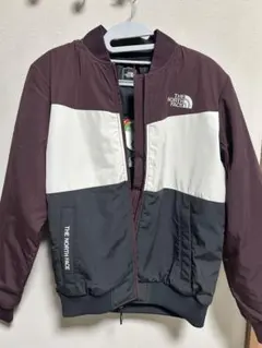 ホワイト ダウンジャケット