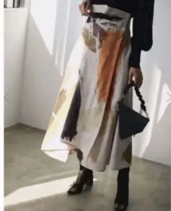 【新品タグ付き】Ameri vintage LOUISE ART SKIRT M