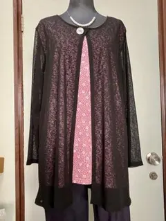 ピンク花柄に黒透け素材、重ね着風チュニック