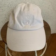 【お値下げしました】Champion ベージュキャップ ロゴ刺繍