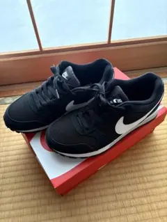 NIKE スニーカー ウィメンズ MD ランナー 2 スニーカーのサムネイル