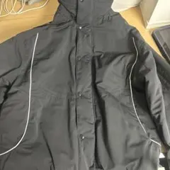 黒いナイロンジャケットadidas