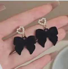 【新品】ベロア黒リボン×パールハートピアス 韓国系 量産型