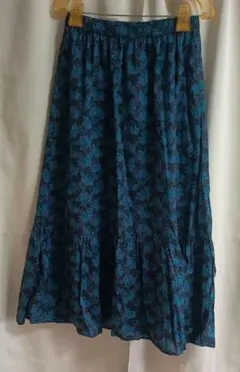【UNIQLO】青と黒の花柄フレアロングスカート・Lサイズ