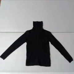 黒タートルネックニット 長袖