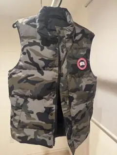 CANADA GOOSE ダウンベスト カモフラ柄 XSのサムネイル