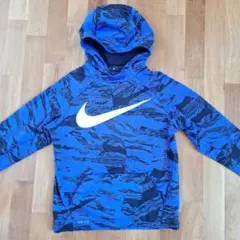 Nikeの迷彩柄パーカー