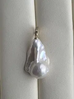 2422 南洋白蝶真珠バロック 大玉12.7x18.4mm ネックレスペンダント 