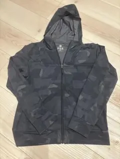 ユニクロ　エアリズムUVカットフルジップパーカ　プリント　キッズ　140