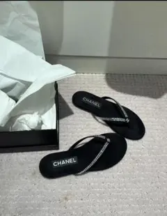 CHANEL ラインストーン トングサンダル ブラックのサムネイル