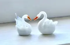 【白いガラスのミニ白鳥のオブジェ2点セット・ドイツ】