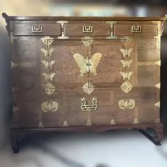 李朝家具 薬箪笥 飾り棚 バタフライ金具 李朝家具 薬箪笥 飾り棚 バタフライ金具 - メルカリ