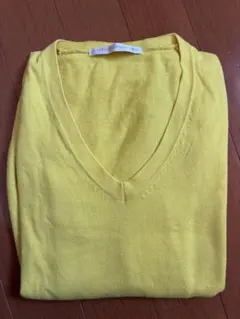 ユニクロ　コットンカシミア　Vネック セーター