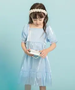 スクエアネックオーガンジーフレアワンピース　URBAN CHERRY