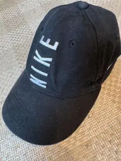 NIKE ブラック キャップ 子供用のサムネイル