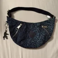Kipling ショルダーバッグ 三日月型 ネイビー系のサムネイル