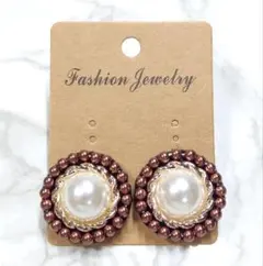 ＃104 ハンドメイドビーズ刺繍ピアス