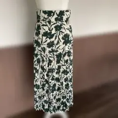 snidel花柄プリーツスカート グリーンとホワイト