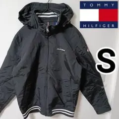 トミーヒルフィガー ブラック ナイロンジャケット フラッグロゴ 男性Sフード収納