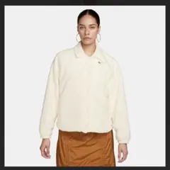 NIKEウィメンズ NSW カラード シェルパ ジャケット ホワイト