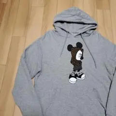 ディズニー ヒョウ柄パーカー着用ミッキーマウス プリントパーカー Mサイズ