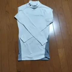 アンダーアーマー　 長袖インナーシャツ ホワイト ハイネック　M