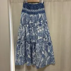 青と白のペイズリー柄フレアスカート