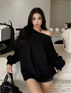 オフショルダー ブラック スウェット　未使用