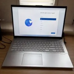 ASUS Vivobook Go 15 Ryzen 5 7520U 本体のサムネイル