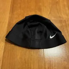 Nike ブラック　水泳用キャップ