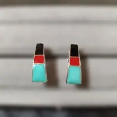 ブラック×レッド×ターコイズのイヤリング　刻印なし