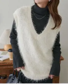 フリンジVネックベスト