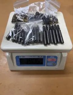 亀*雄様 超硬チップ スクラップ 約1.7kg - メルカリ
