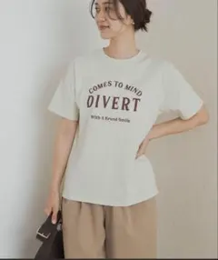 【美品】アーバンリサーチドアーズ ピグメントロゴTシャツのサムネイル