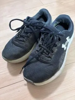 UNDER ARMOUR スニーカー 25cm ブラックのサムネイル