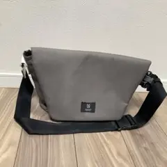 MILESTO グレー　オレンジ　メッセンジャーバッグ