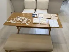 リビングでもダイニングでもつかえる　テーブル　ソファチェア