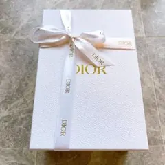 Dior ギフトボックス ホワイト