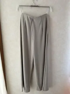 UNIQLO ユニクロ　クレープジャージーストレートパンツ　丈短め