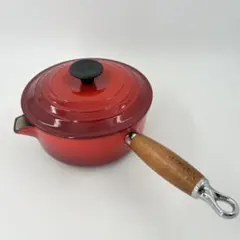 ル・クルーゼ ソースパン 18cm チェリーレッド ウッドハンドル　希少のサムネイル