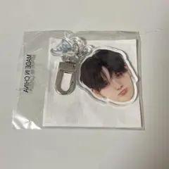 treasure ヨシ　顔アクキー　哀